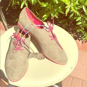 Ladies shoes